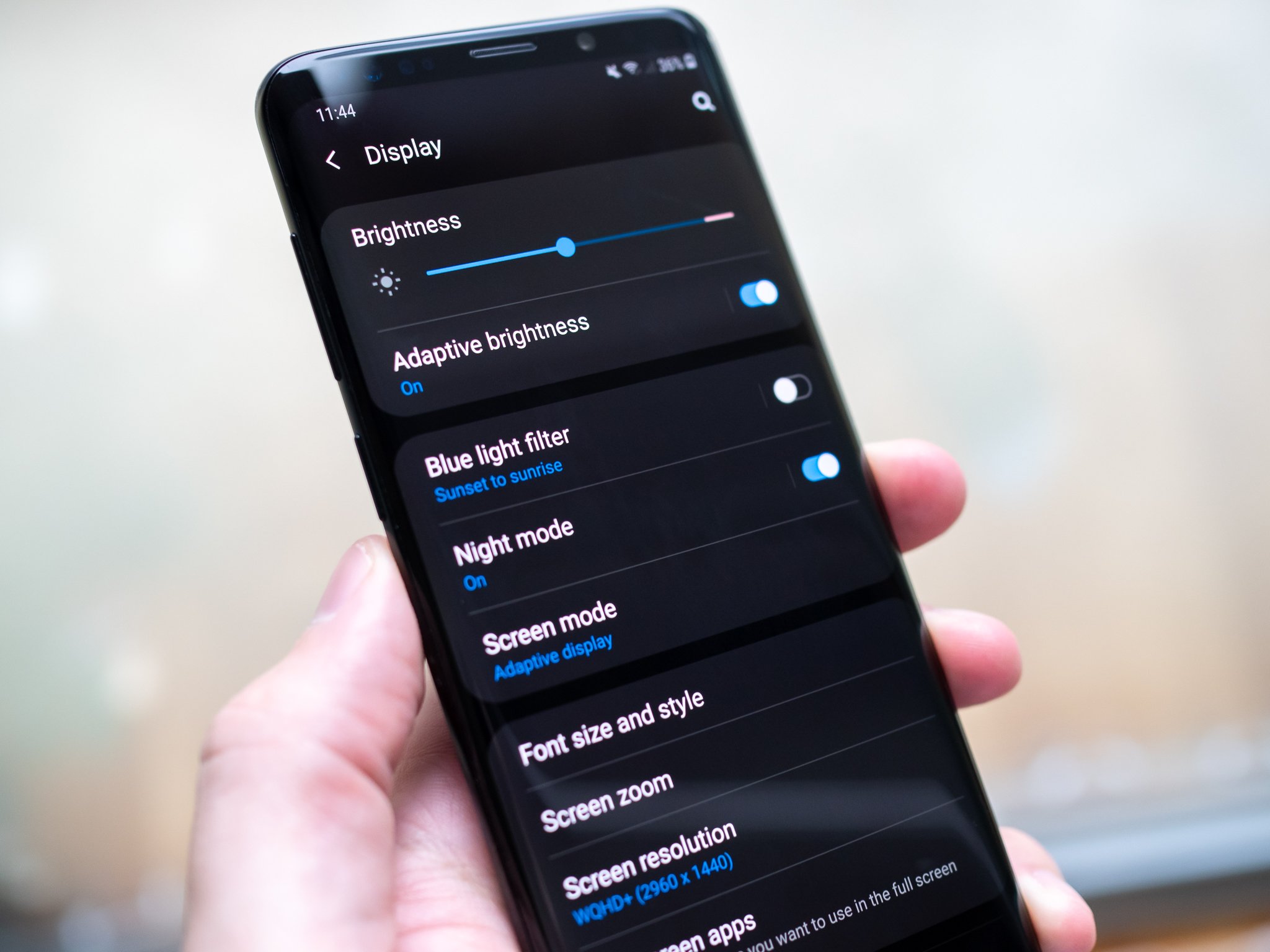 How to turn on dark mode in samsung one ui